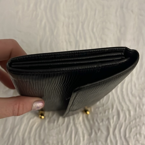 Louis Vuitton epi black wallet - Picture 4 of 11
